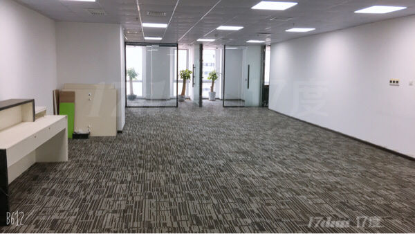 深业上城，广电中心600平精装办公室直租，性价比高，带家私