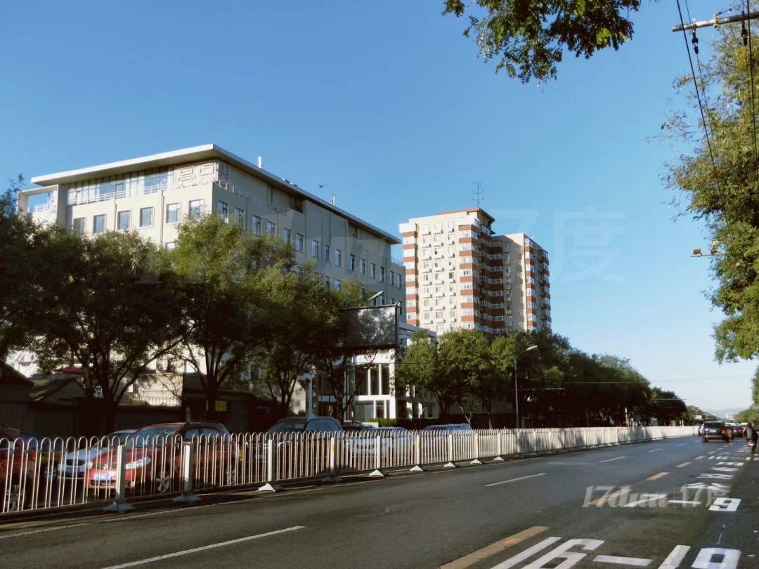 东四地铁口一层房源