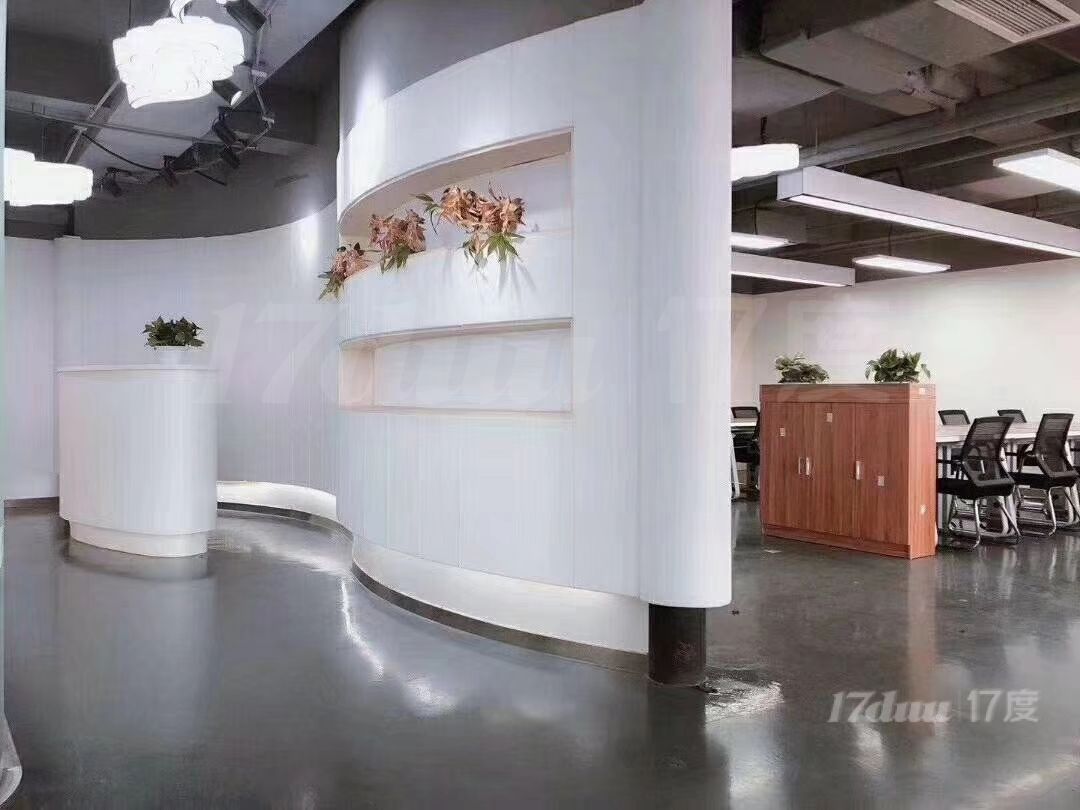 东大桥商圈，精装修带家具，户型方正