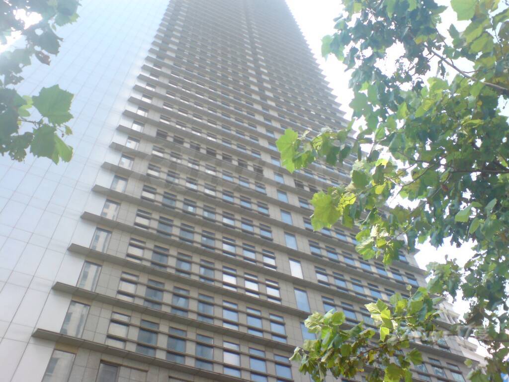 交银金融大厦，陆家嘴核心板块，地铁陆家嘴站。