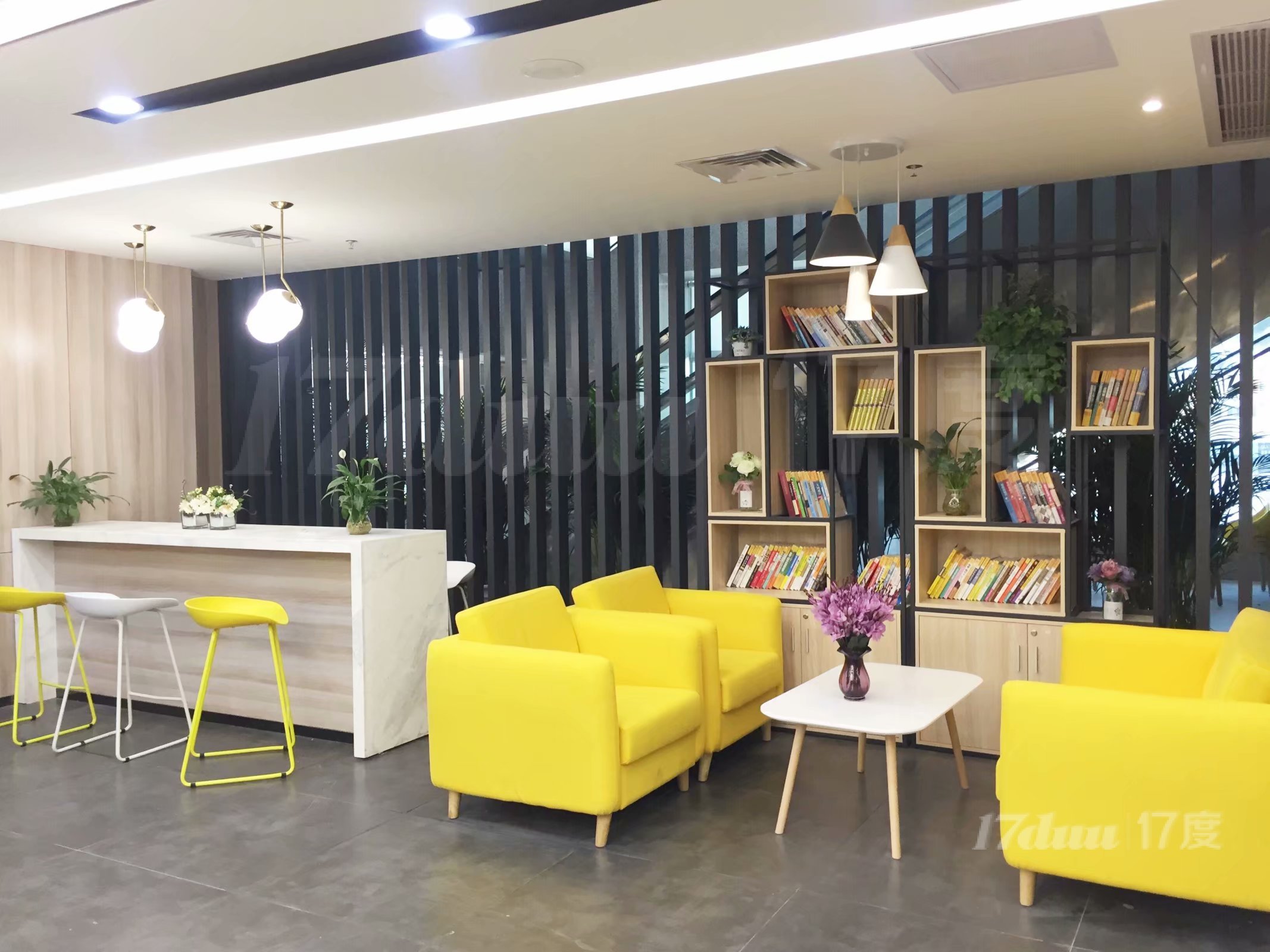 深圳市区精装办公室直租,配套设施齐全,精装带家私
