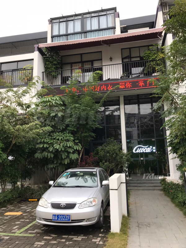 豪装总部办公楼分租，家电电脑配齐