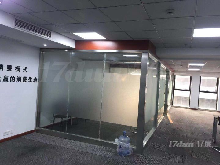 跳楼价，地铁上盖，精装带修家具隔断，急急急