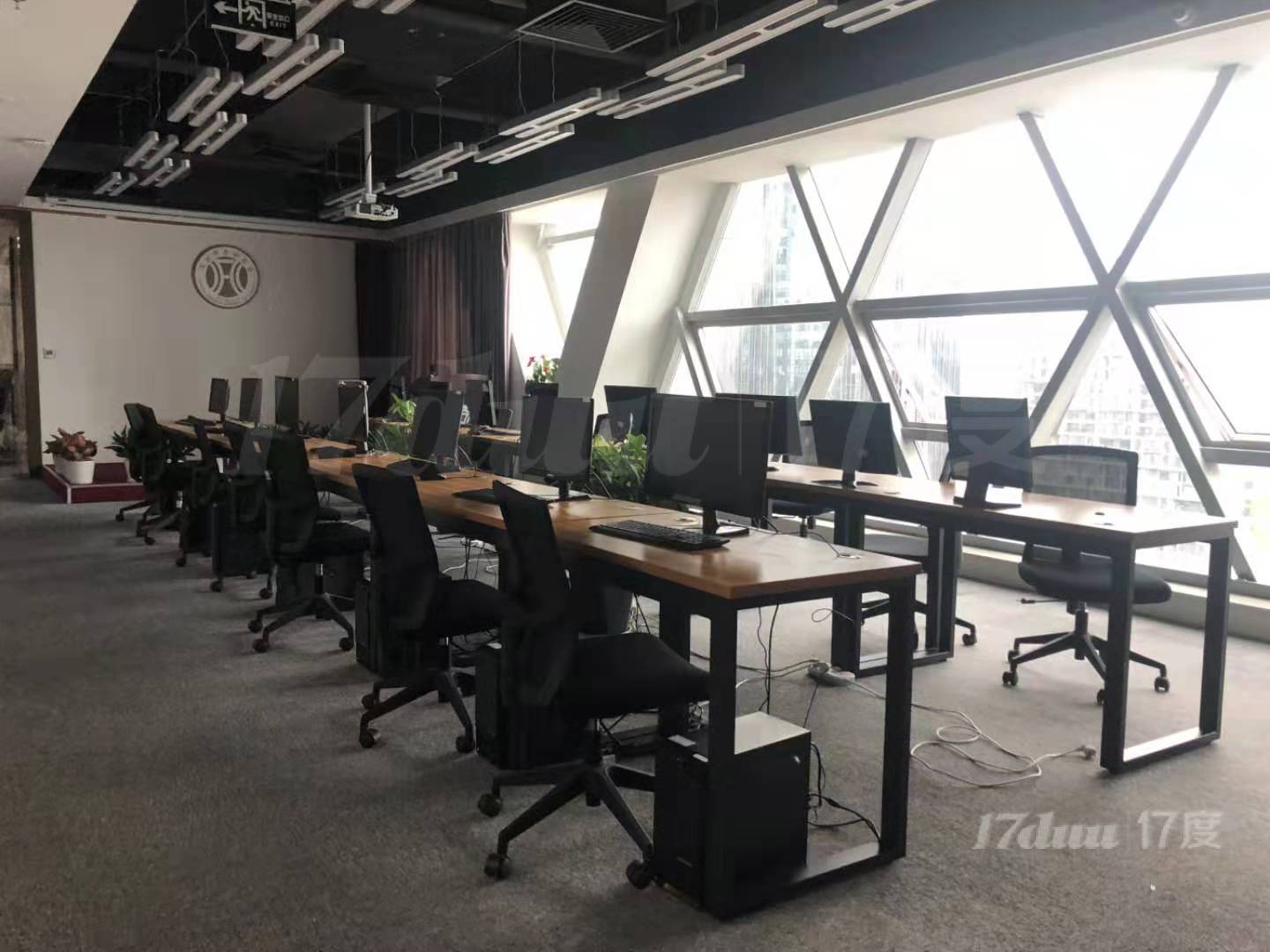 众创空间卡位出租（海岸城、软件产业基地）