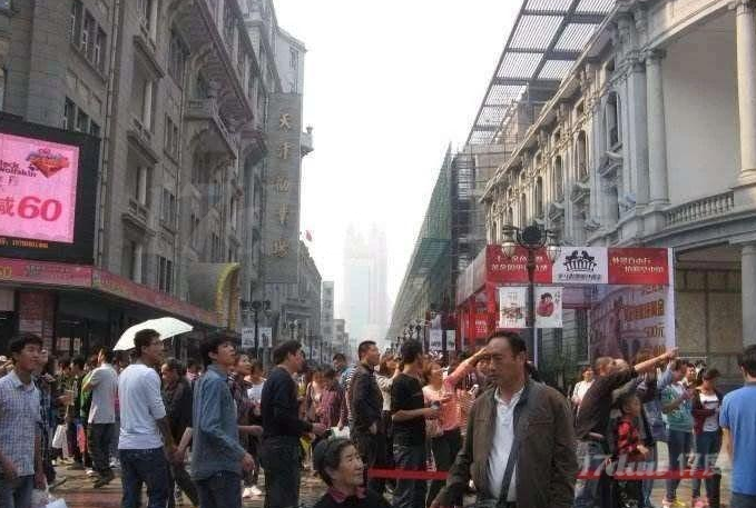 民治大道，布龙路，沿街旺铺火爆招商