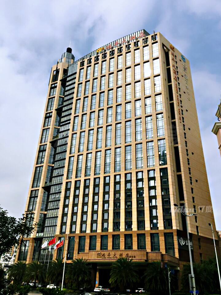 南山精装办公室出租 1-15人办公工位