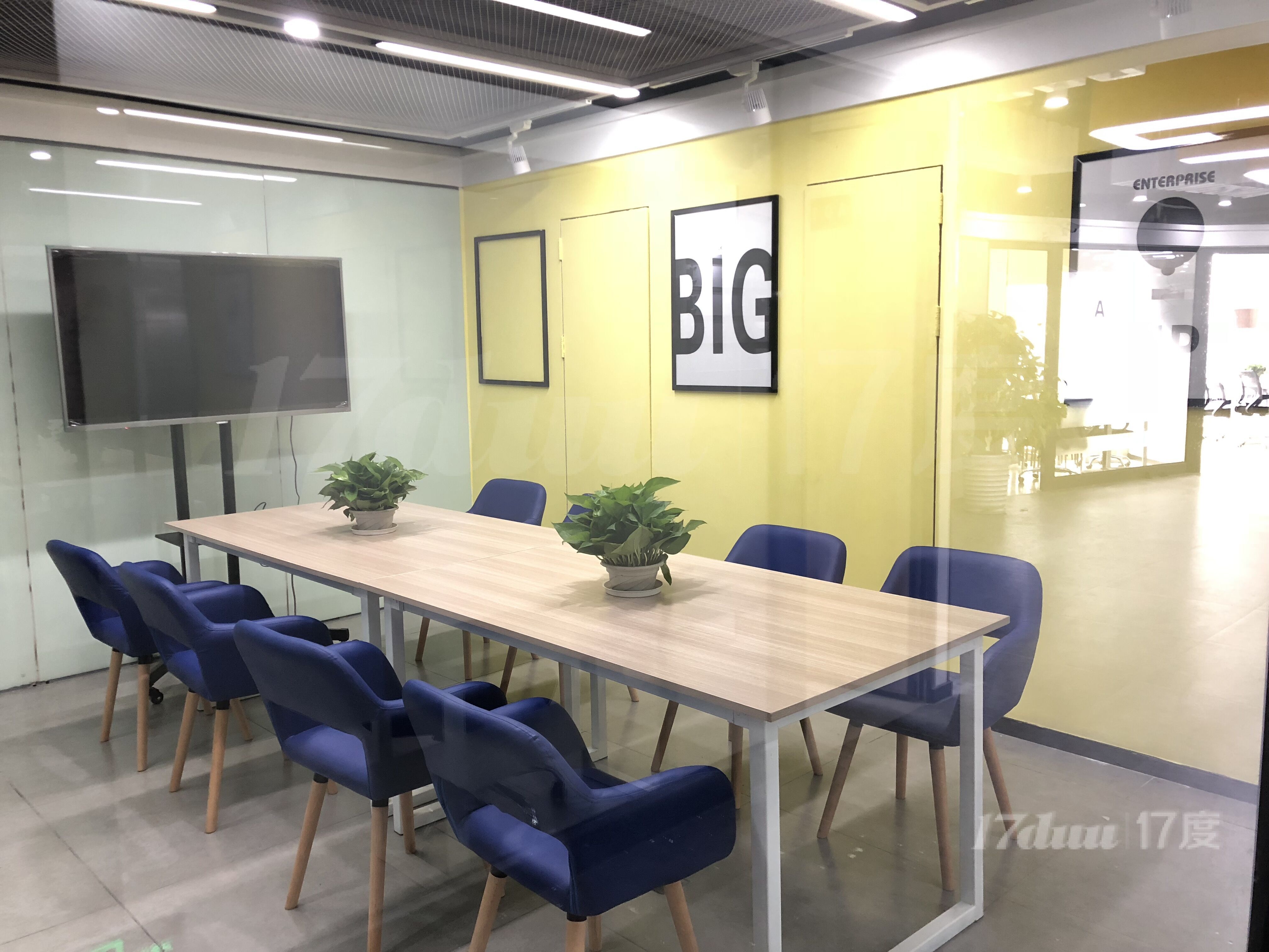 一人办公 独立工位 24H 水电网络全包