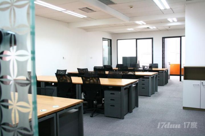 住邦2000写字楼直租 精装修带家具 户型方正  高层视野好