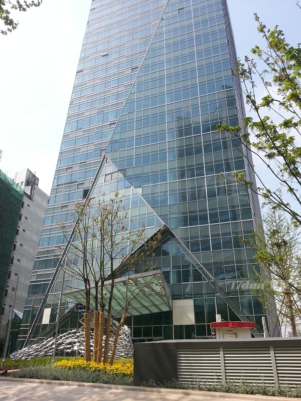 南京西路版块-恒基688广场，5A甲级办公，欢迎预约看房。