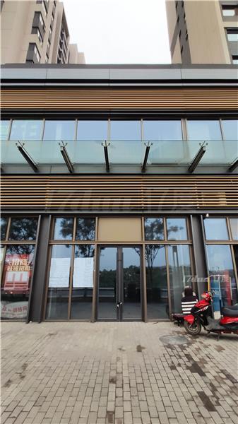 万科TBD底商商铺，可做美容院、健身房、汽车装饰美容等