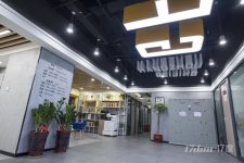 10至30人会议室，即租即用，配套齐全，地铁口