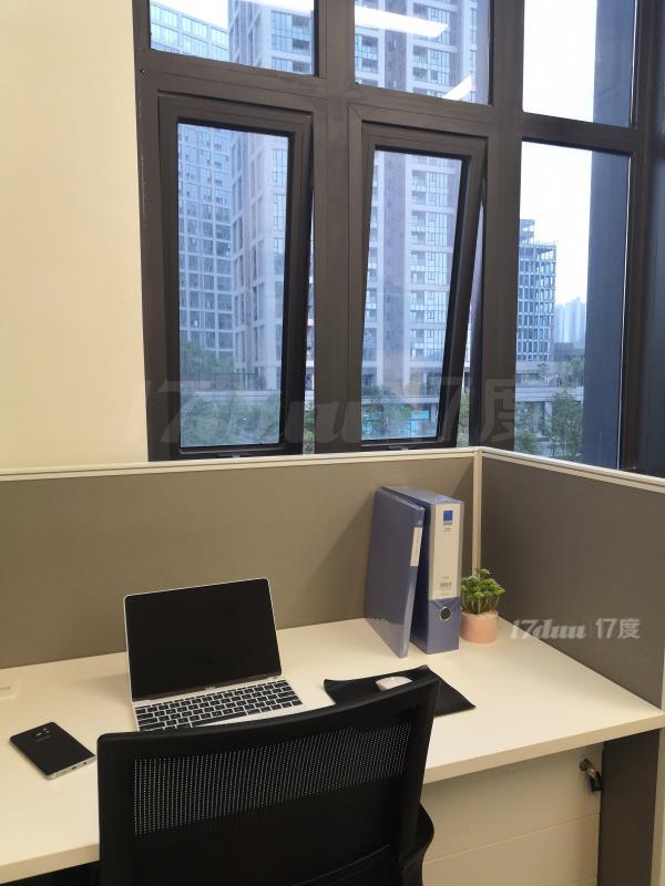 启迪协信科技园，卡座600元起租 ，包水电费用