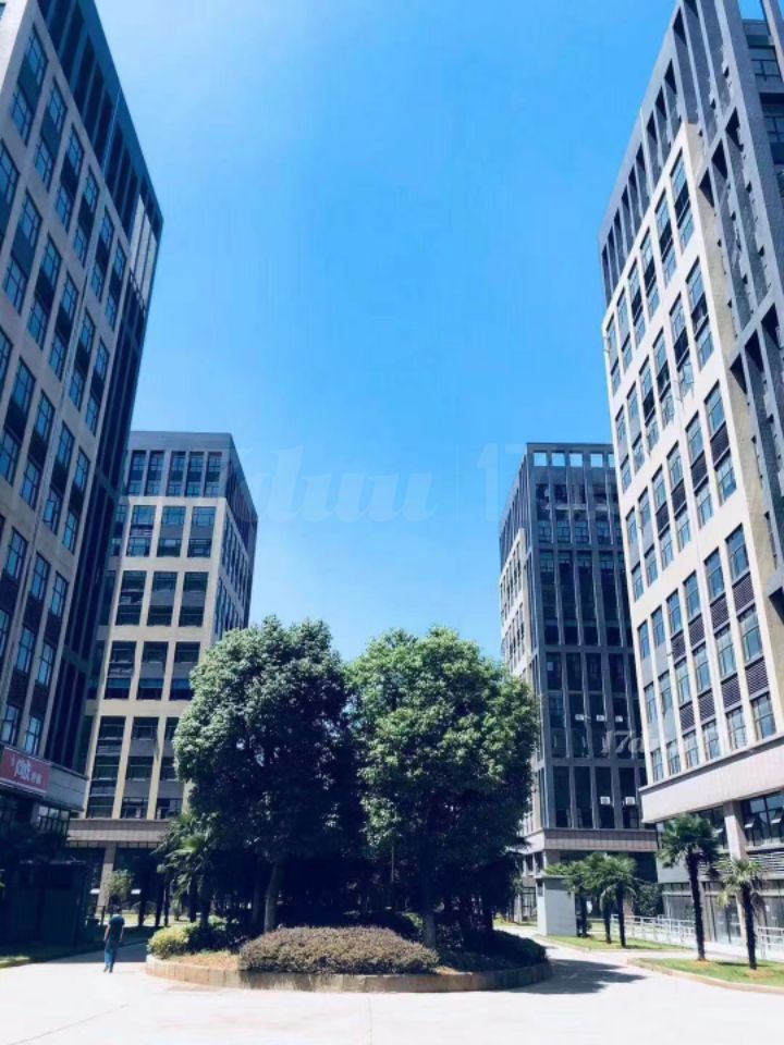联享企业中心 办公现房出租 可定制装修 随时看房