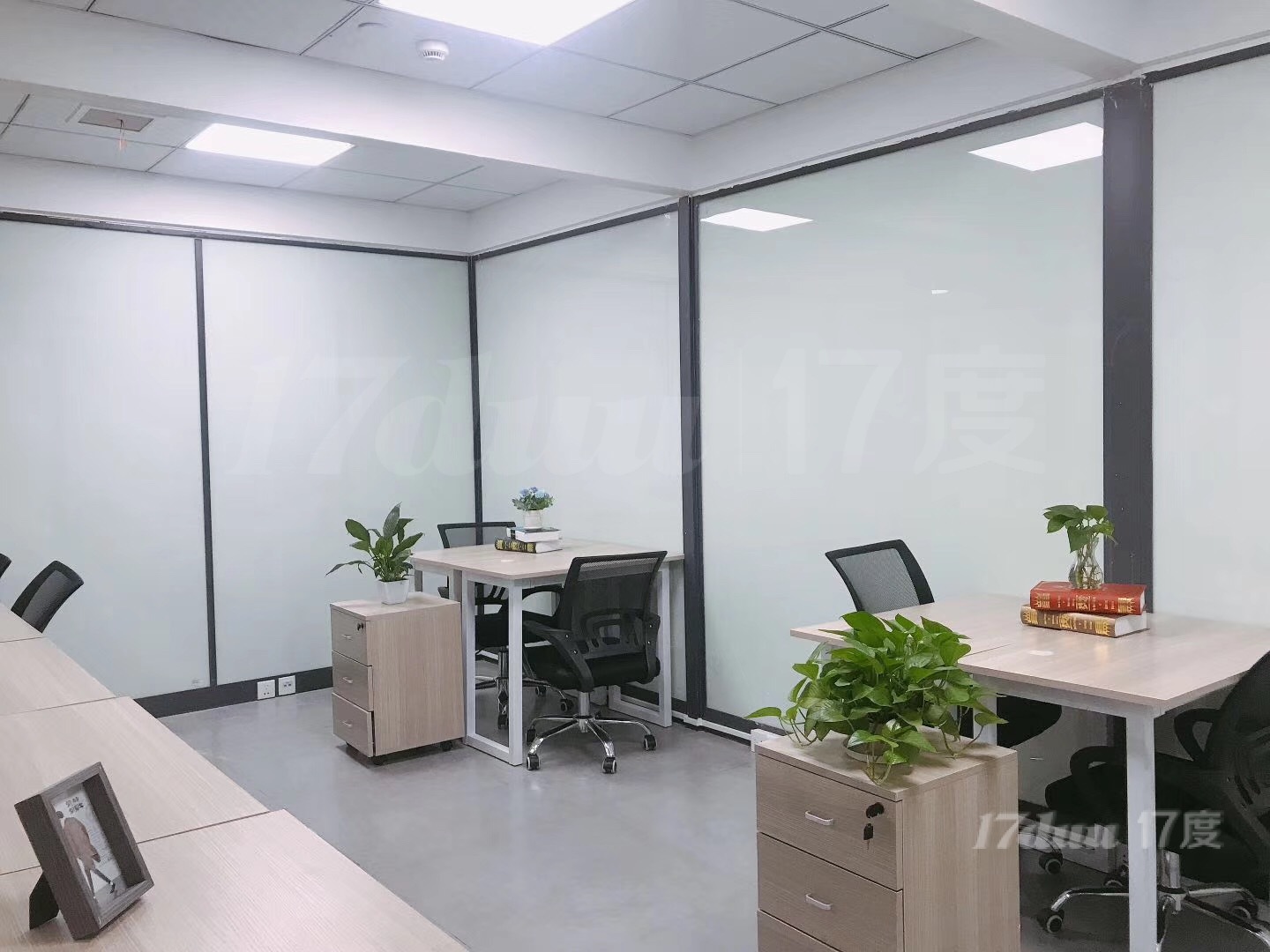 (出租)长沙办公室出租，创客空间社区2.0时代！杂费全包