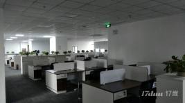 办公室低价出租，可按工位或办公室独立出租，每个工位都可注册公