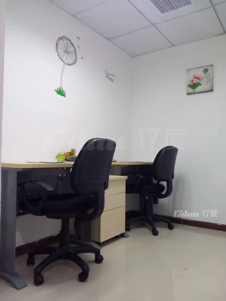 小型办公室出租，多户型，可挂靠可看场地,333元每月