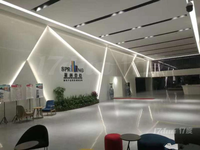 星创中心高档装修，实惠的价格，精装包空调宽带
