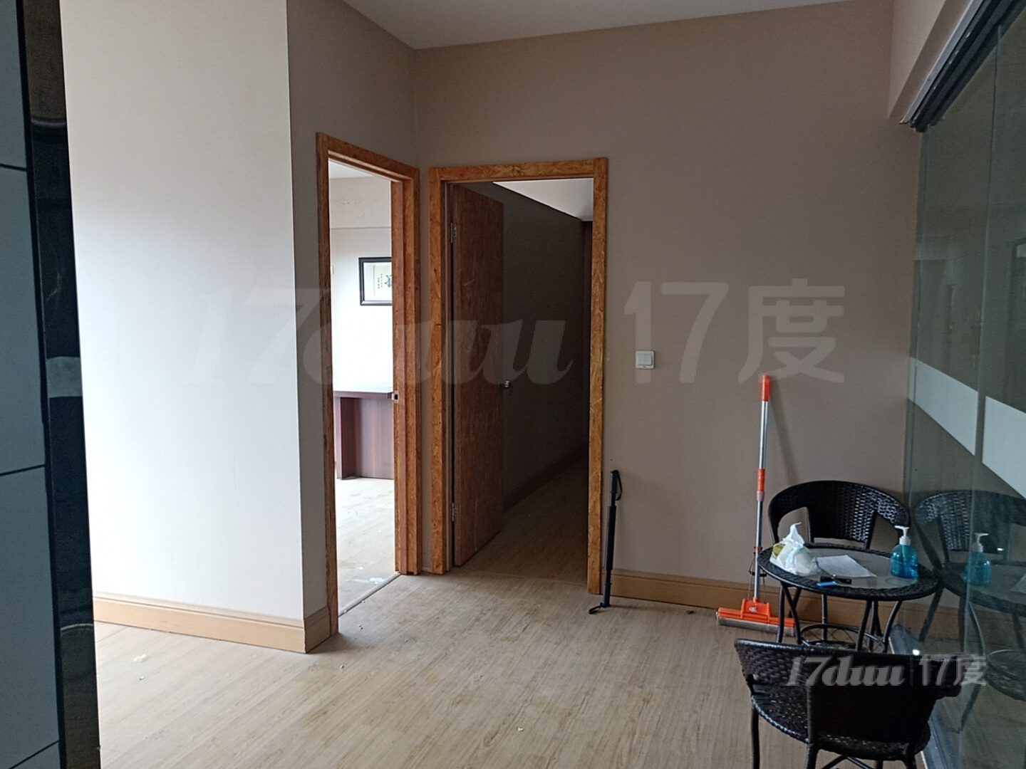 尚坤生态园64方落地窗2+1格局送家具宽带空调月租3700