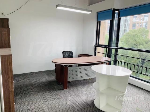 西港新界100方户型方正采光好，带家具，格局清爽