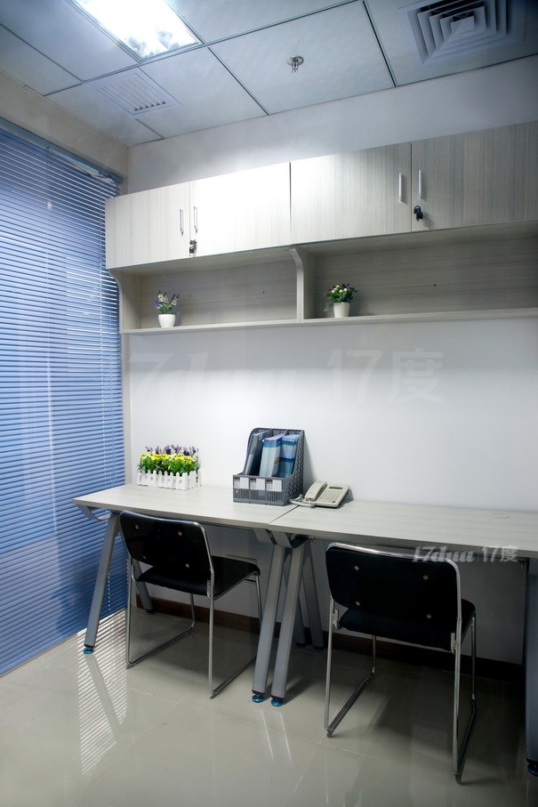 科技园【地铁口】小型办公室出租，配套完善可注册外资2100起