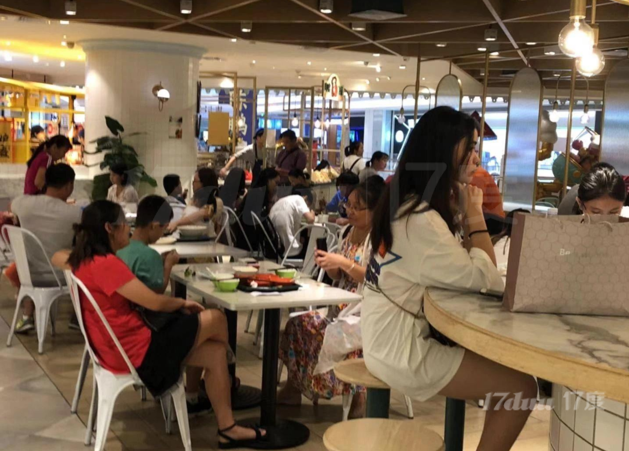 壹方城，商场旺铺，人气火爆，1公里30万人，免转让费业态不限