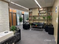 绿地中心A座 高层 精装修 带家具 无中介费
