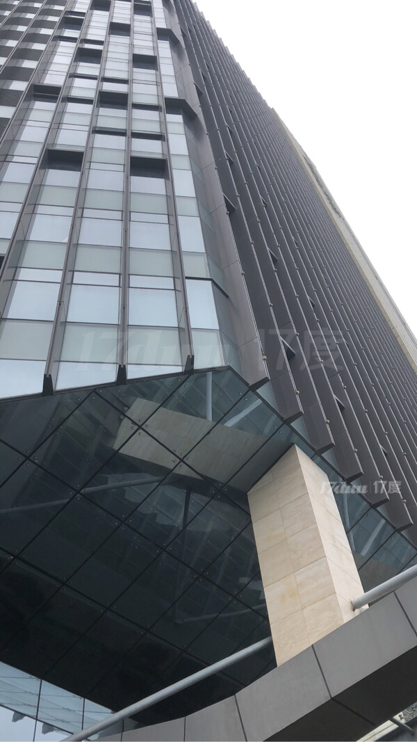 三亚CBD市中心，目前三亚唯一的5A甲级写字楼，得房率最高
