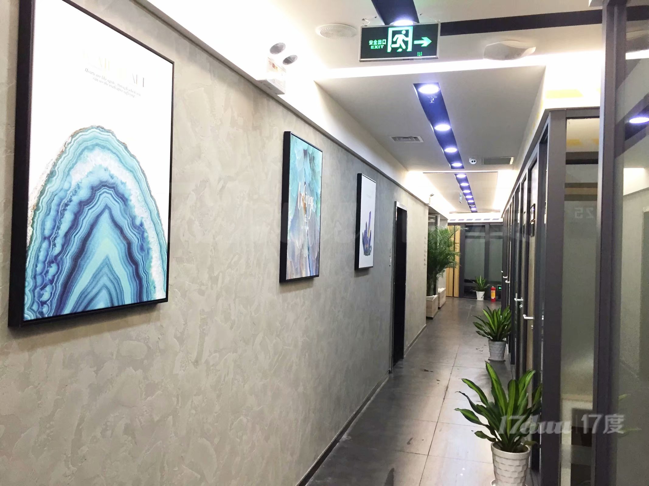 众创空间联合办公，独立精装小型办公室出租，一价全包