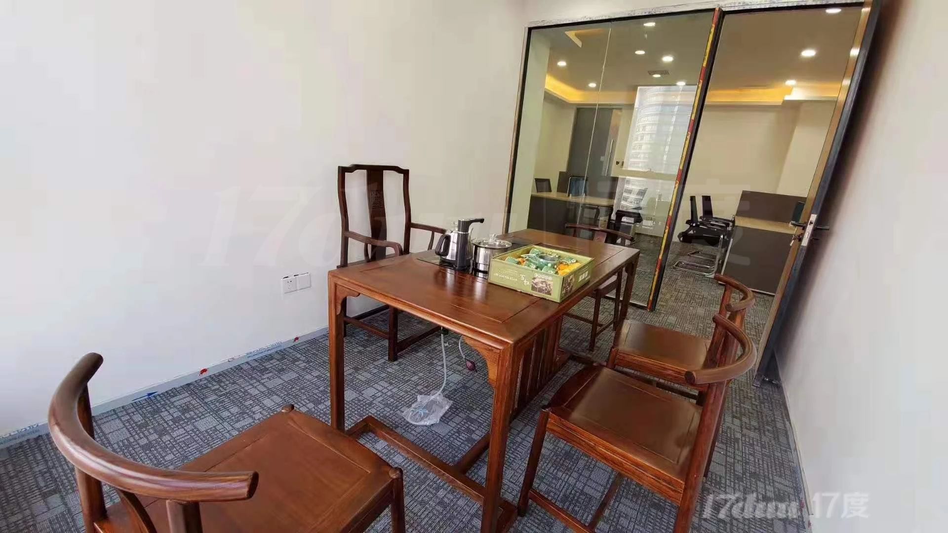 绿地原盛国际，精装带全套家具，双地铁低价急租，业主直租