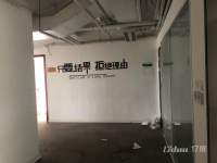 10号线地铁口！星汇广场190平！精装修带隔断！三面采光！！