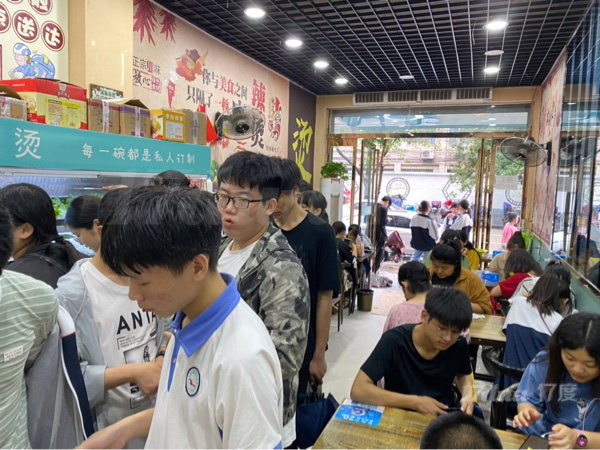 店铺，营业中 生意稳定 因资金周转 问题转让！