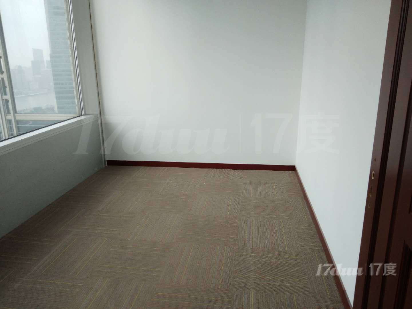 陆家嘴金茂大厦560平精装修带家具 朝向好即刻办公！