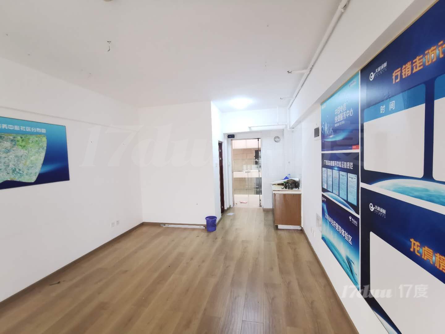 南山小面积出租，楼下桃园地铁口，60平上下水有红本 