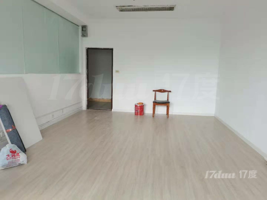 枫桥路上中友大厦45平，大通间光线充足，随时看房