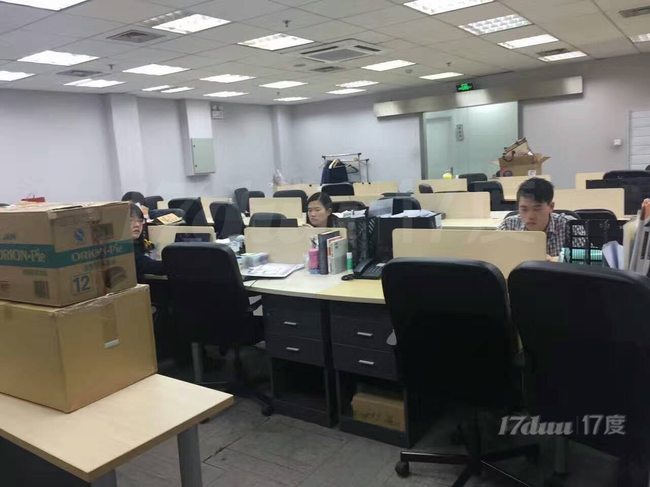 中华保险华盛大厦，小整层，交通方便，价格实惠，带装修