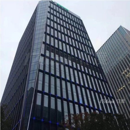 鲁能国际中心，13号线地铁口，精装修，拎包入??！