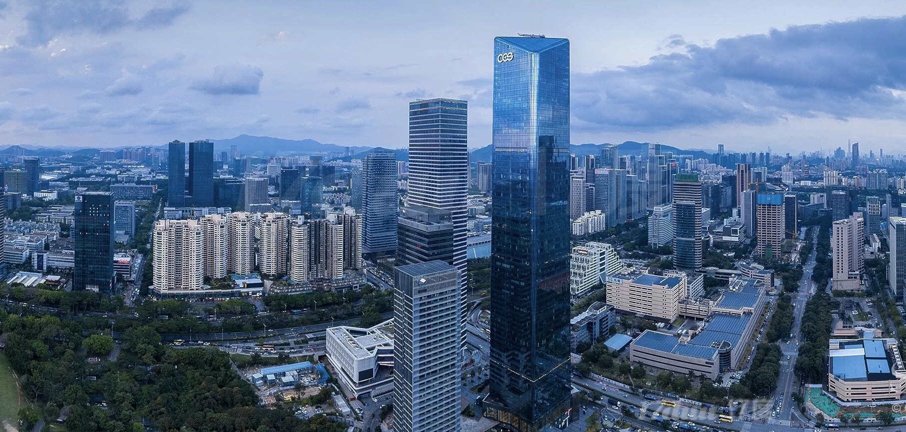 科技园新地标丨深大地铁口丨海景写字楼丨低价招租中