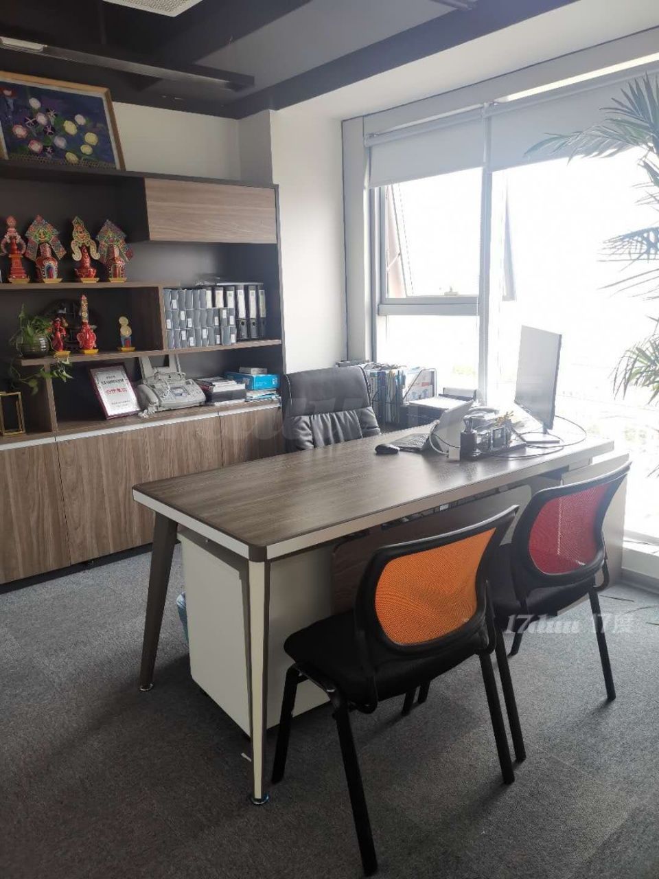 电科大厦115、精装带家具，交通便利