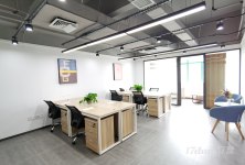 地铁口共享模式，独立办公室，有会议室公共区域休息卡位区！