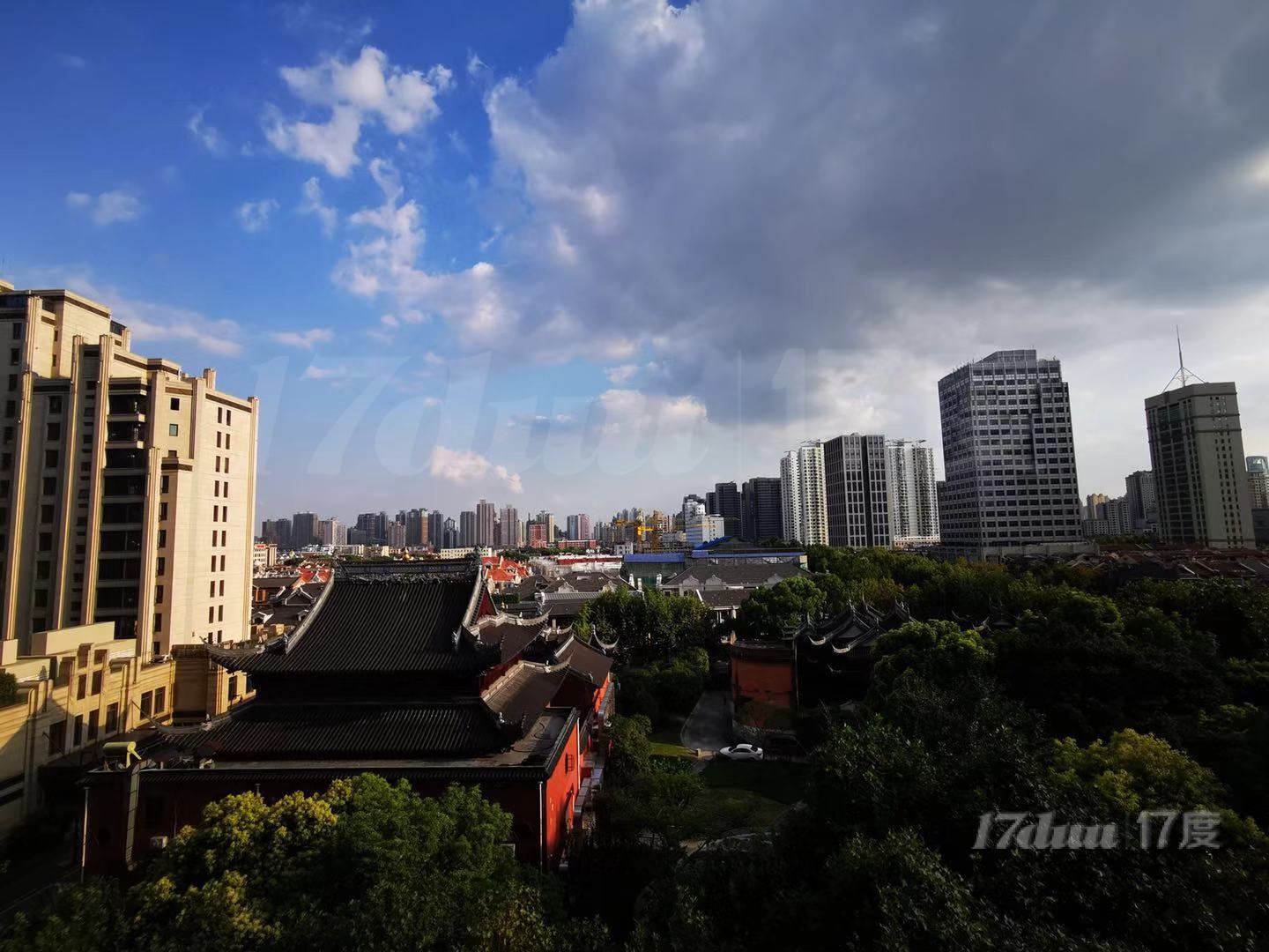  六合大厦100平 房型方正，得房率高，正对电梯厅