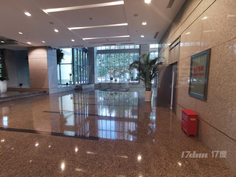 中国黄金大厦整层出租 精装修带家具 朝南 通风效果好