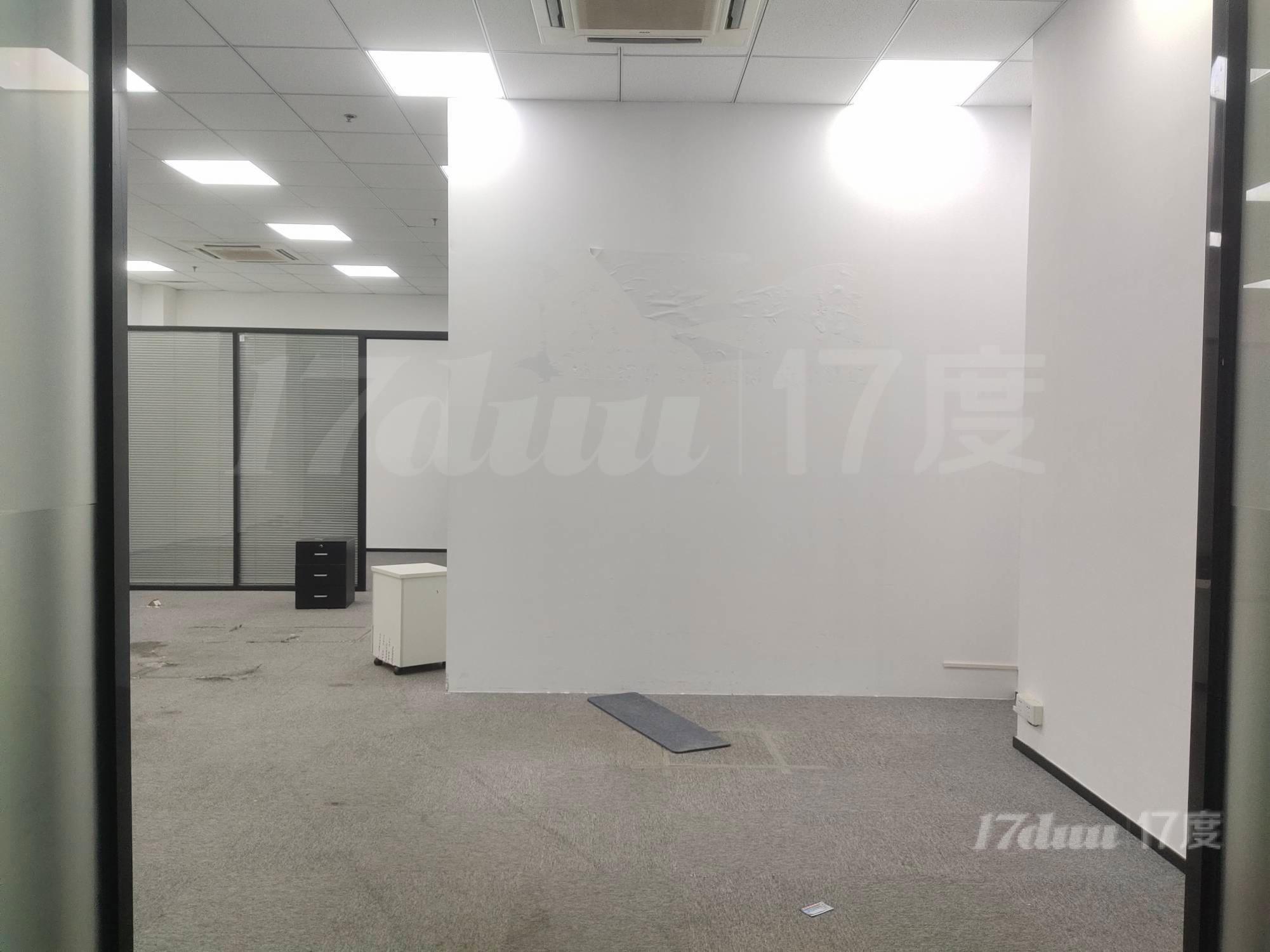 11号线汽车城地铁站300米精装带家具50平到300平