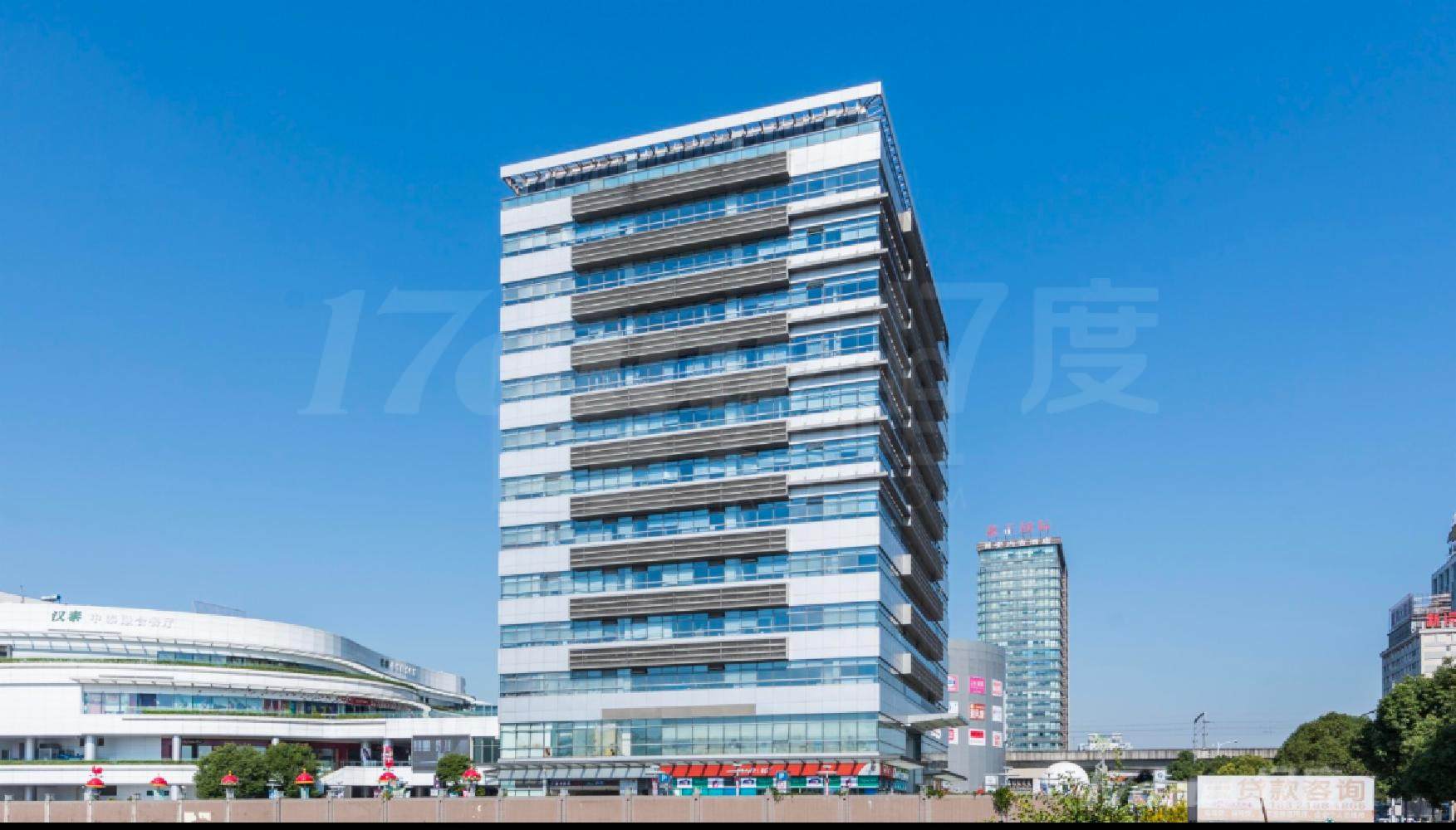 安亭地铁口嘉亭荟140平精装带办公家具带两个隔断