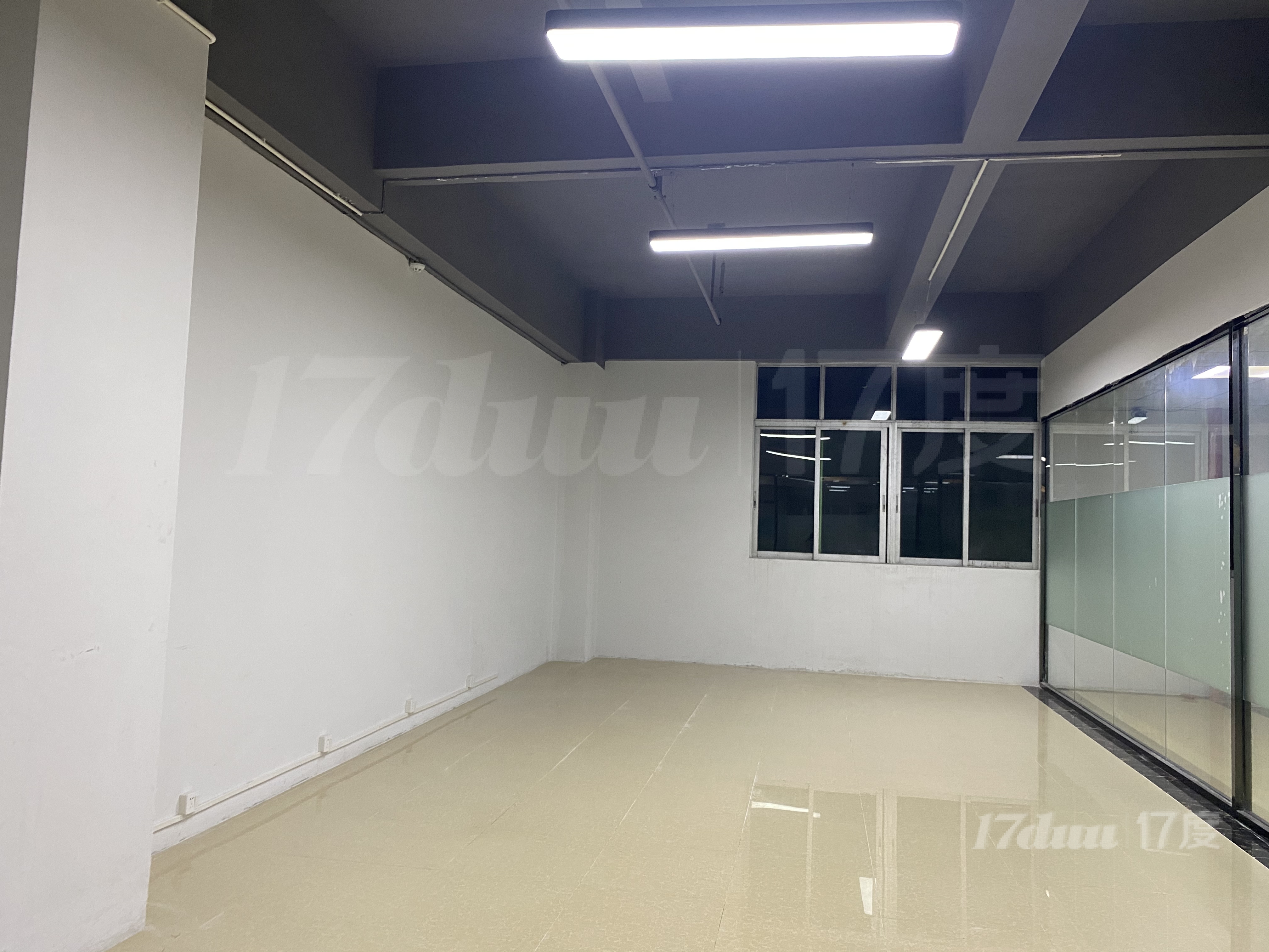 双龙地铁口800米 旺铺物业直租