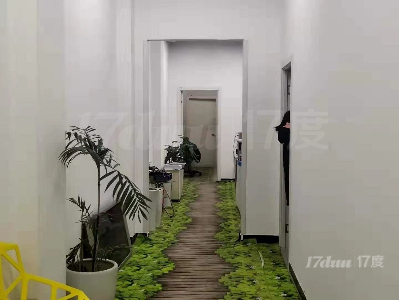 中关村牡丹园地铁一层400平可分租精装办公室优惠出租，随时看