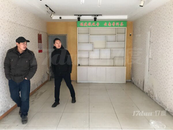 杨家山菜市场临街商铺转让出租，无转让费