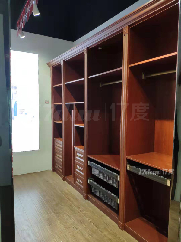 装修定制店铺转让