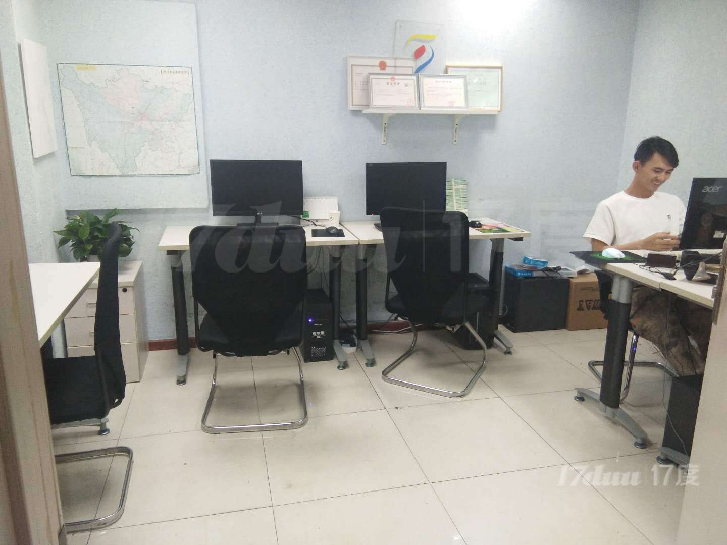 特价金融办公室出租 独立单间 短租过渡全包全配非中介免杂费