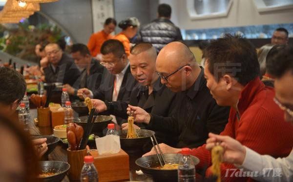 总价十多万的明星网红街旺铺