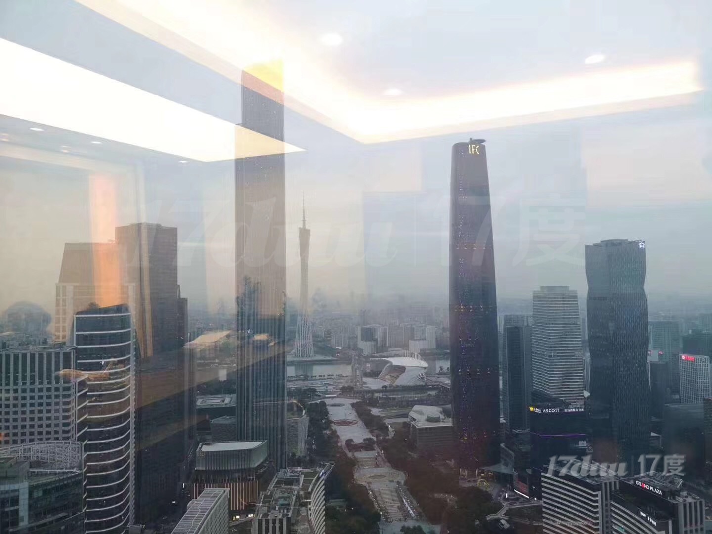 ?越秀金融大厦 472方 正对电梯间 南向望广州塔 7个房间